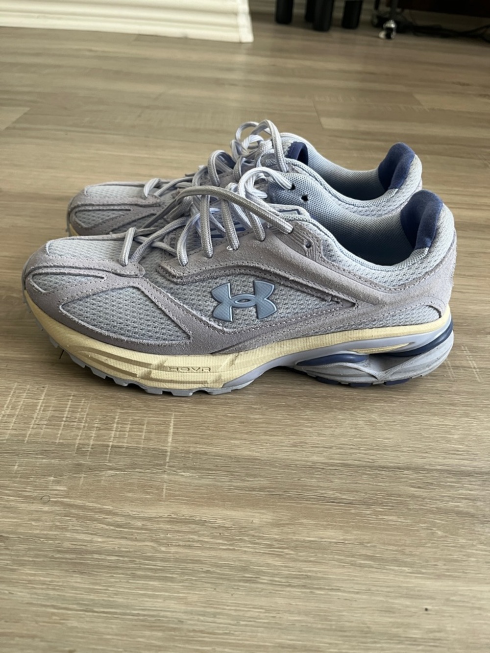 Under Armour unisex Apparition Celeste Ivory Dune running shoes